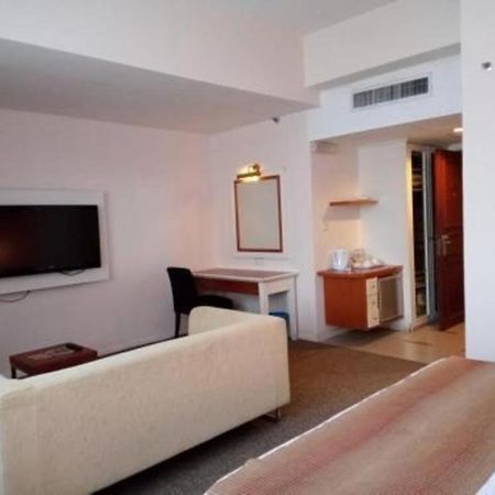אמפאנג Grand Barakah Hotel מראה חיצוני תמונה