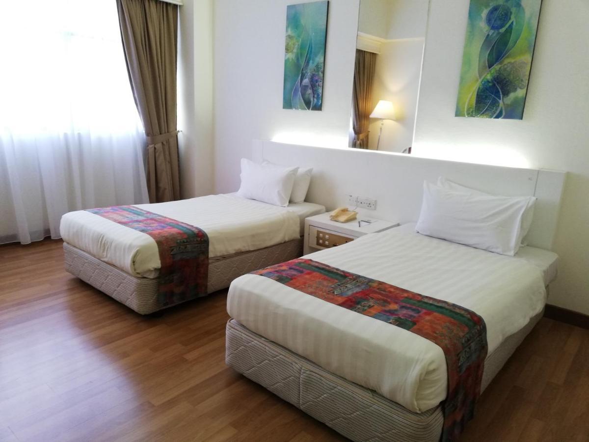 אמפאנג Grand Barakah Hotel מראה חיצוני תמונה