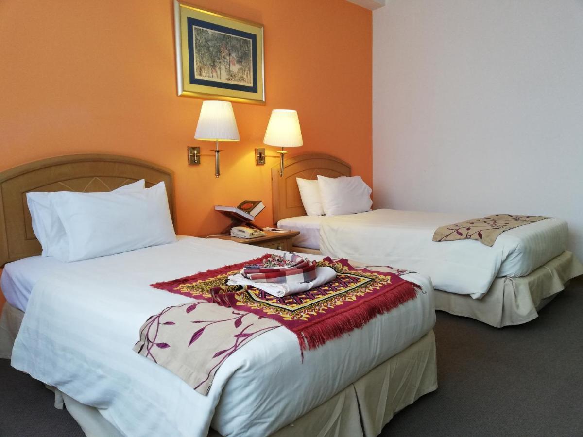 אמפאנג Grand Barakah Hotel מראה חיצוני תמונה
