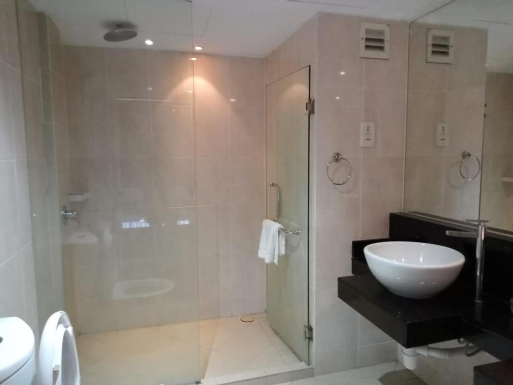 אמפאנג Grand Barakah Hotel מראה חיצוני תמונה
