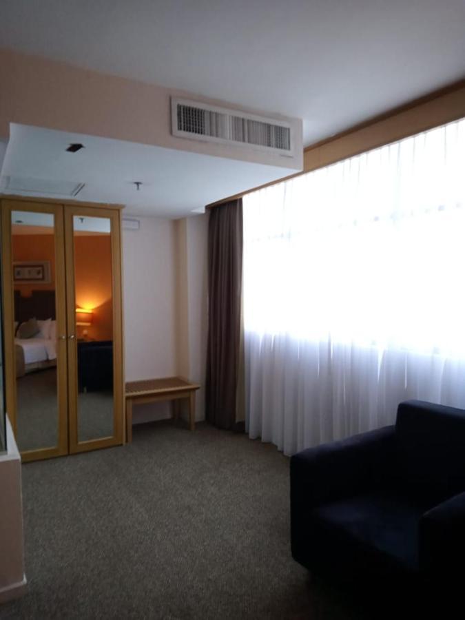 אמפאנג Grand Barakah Hotel מראה חיצוני תמונה