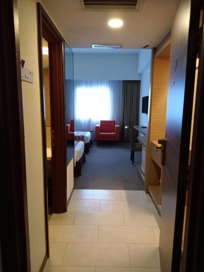 אמפאנג Grand Barakah Hotel מראה חיצוני תמונה