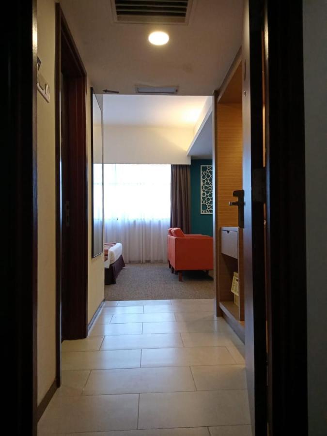 אמפאנג Grand Barakah Hotel מראה חיצוני תמונה
