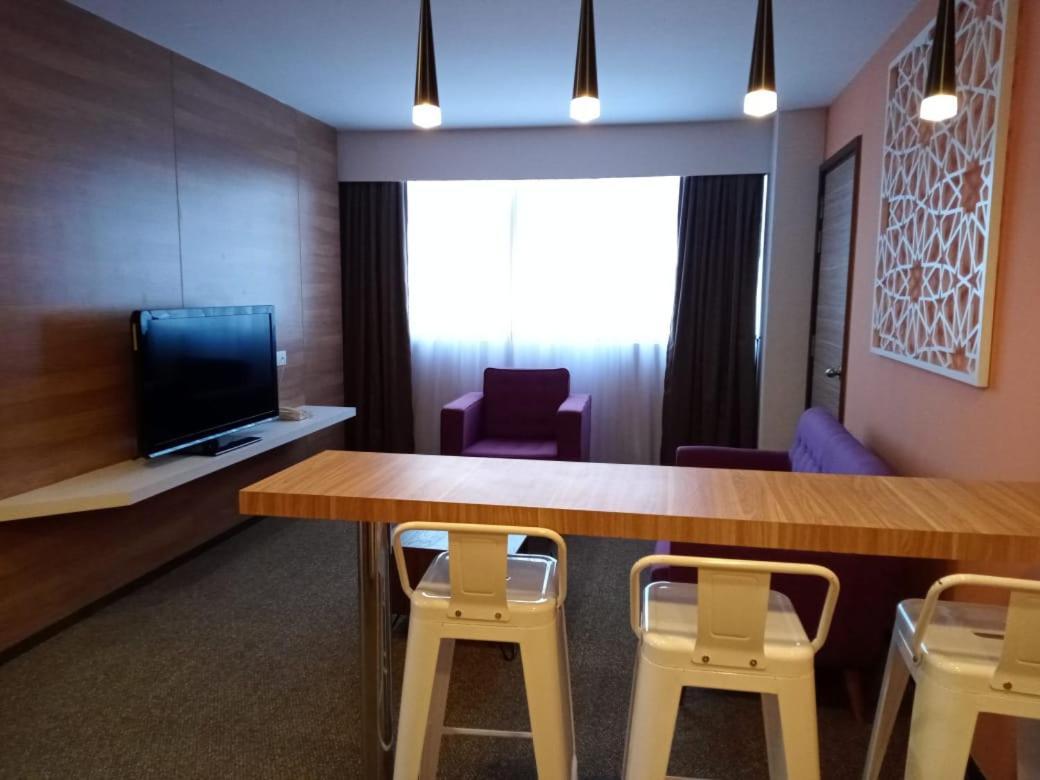אמפאנג Grand Barakah Hotel מראה חיצוני תמונה