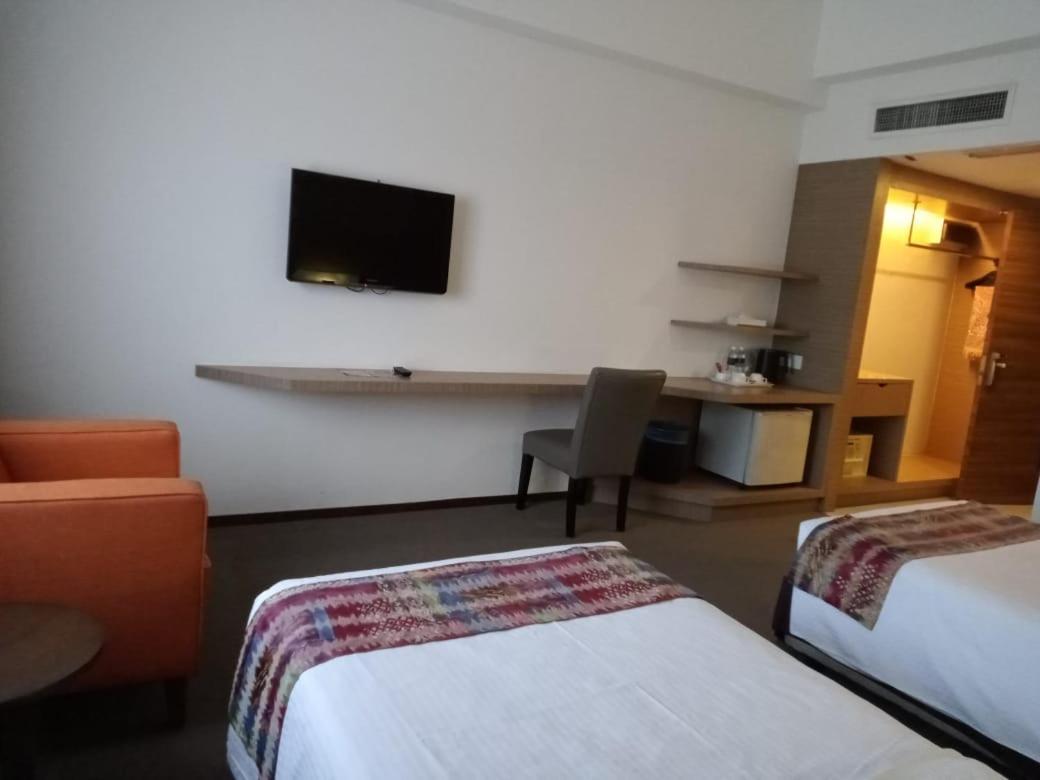 אמפאנג Grand Barakah Hotel מראה חיצוני תמונה