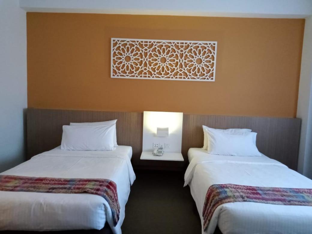 אמפאנג Grand Barakah Hotel מראה חיצוני תמונה