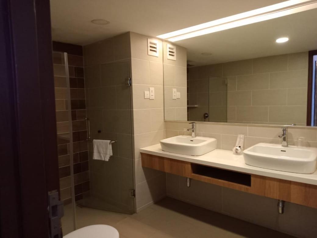 אמפאנג Grand Barakah Hotel מראה חיצוני תמונה