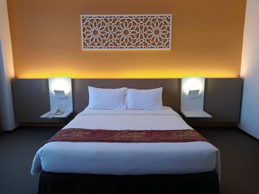 אמפאנג Grand Barakah Hotel מראה חיצוני תמונה