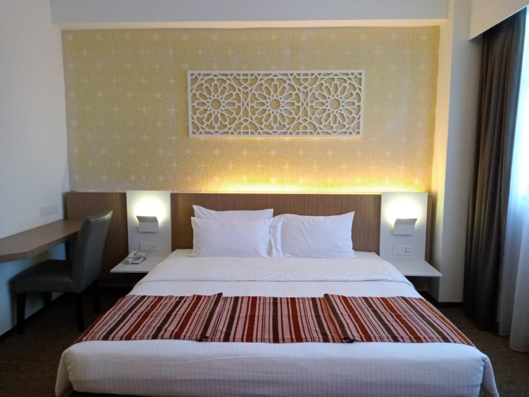 אמפאנג Grand Barakah Hotel מראה חיצוני תמונה