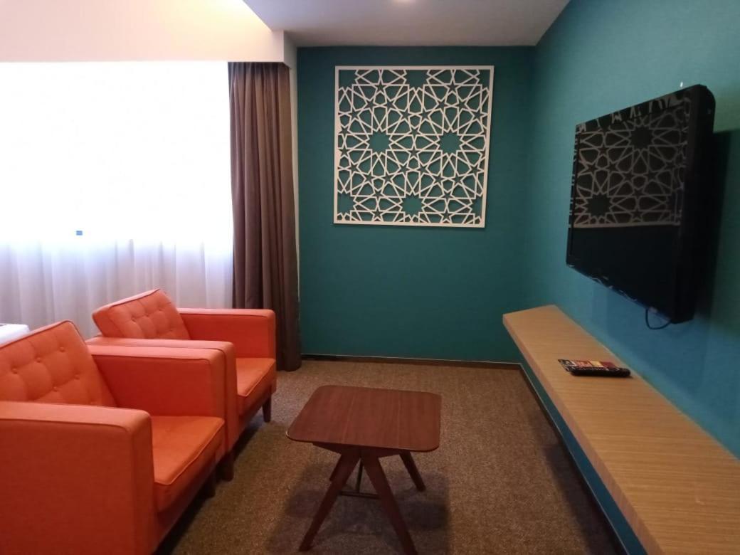 אמפאנג Grand Barakah Hotel מראה חיצוני תמונה