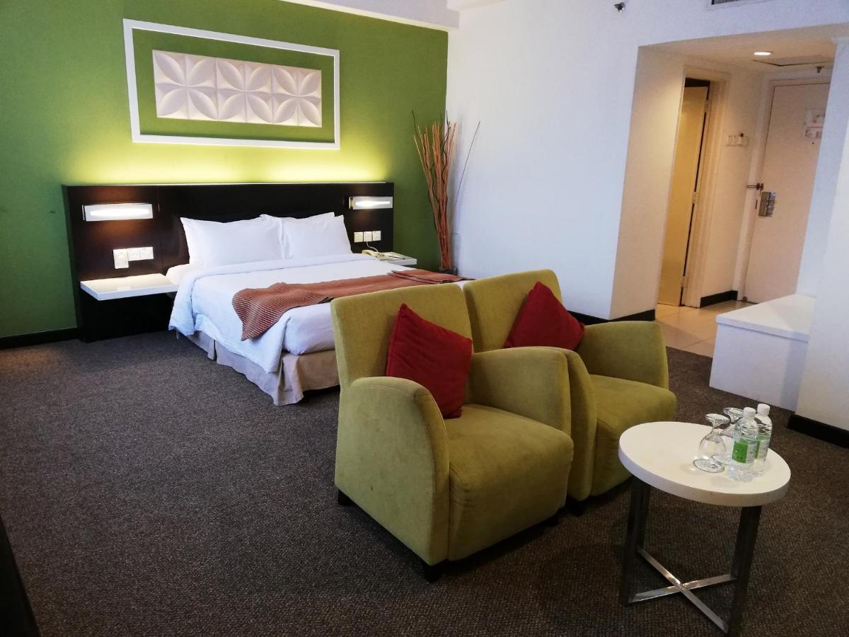 אמפאנג Grand Barakah Hotel מראה חיצוני תמונה