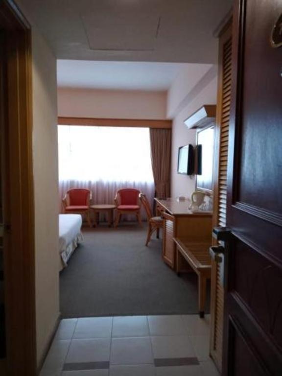 אמפאנג Grand Barakah Hotel מראה חיצוני תמונה