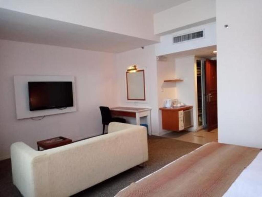 אמפאנג Grand Barakah Hotel מראה חיצוני תמונה